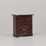 1095 2383 CHEST OF DRAWERS